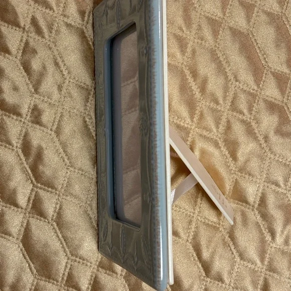 Lenox American by Design French Perle 4"x6" Table Top Picture Frame in Ice Blue - Picture 7 of 10